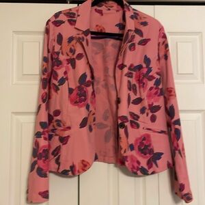 Pink with floral print jacket for all occasions. Size L.